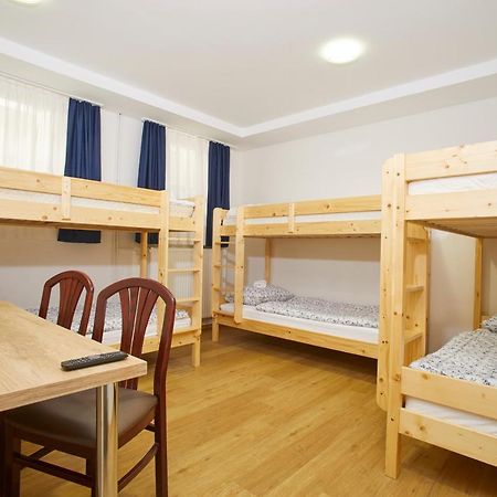 Hostel Delalut Ravne na Koroškem エクステリア 写真
